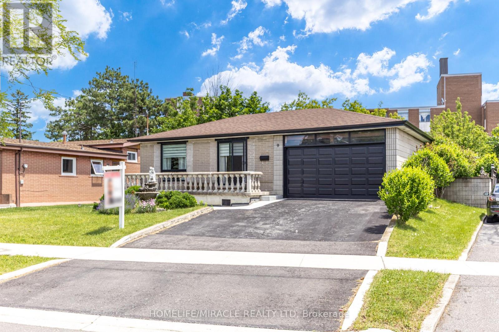9 WHEATSHEAF CRESCENT - 1