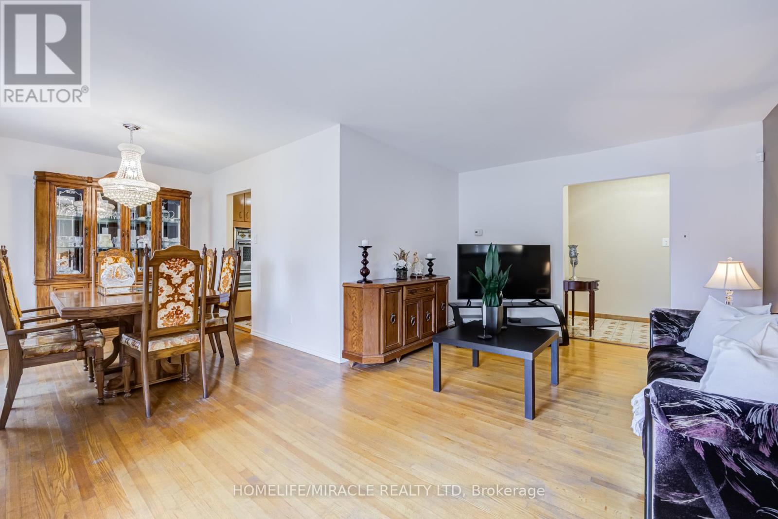 9 WHEATSHEAF CRESCENT - 11