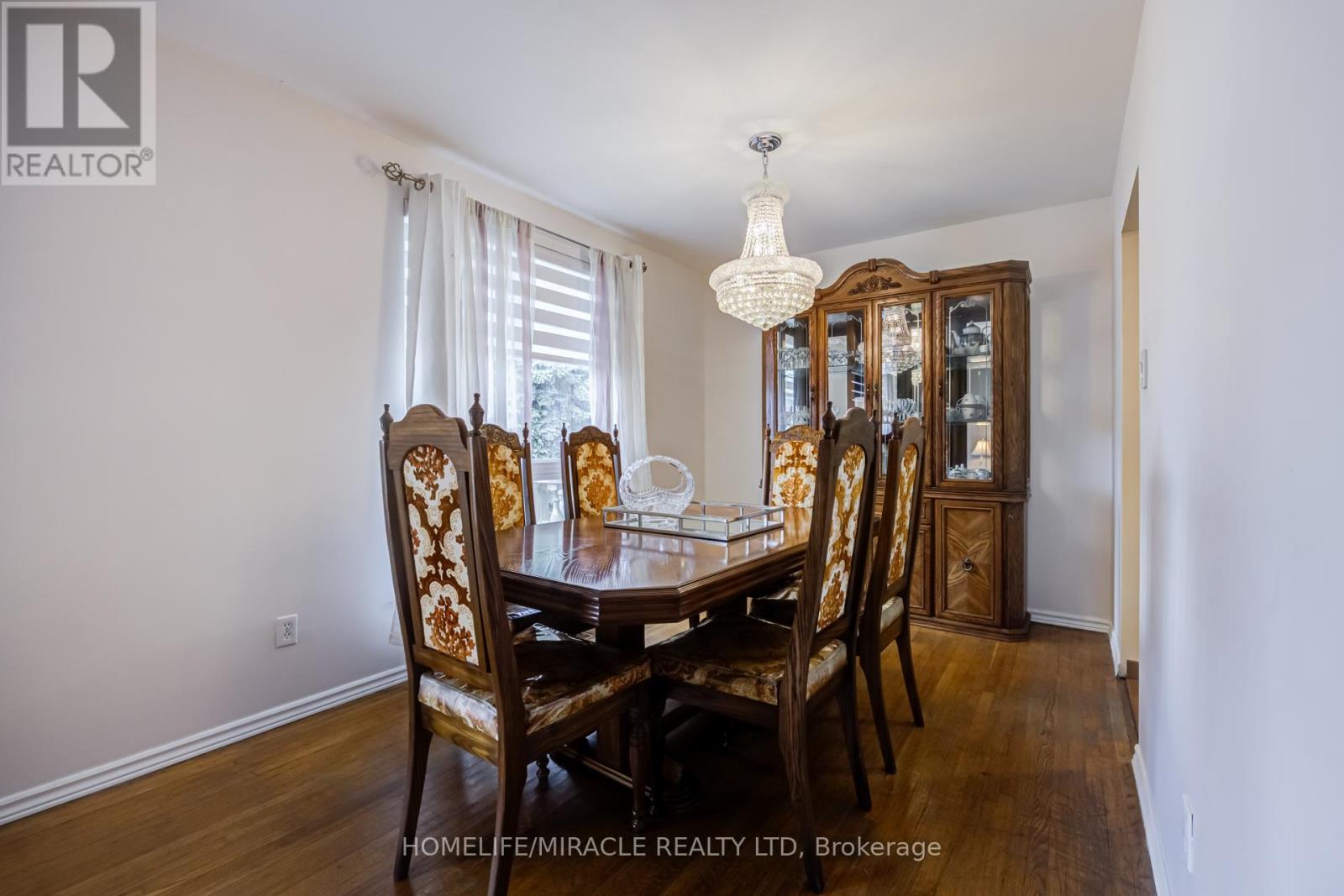 9 WHEATSHEAF CRESCENT - 13