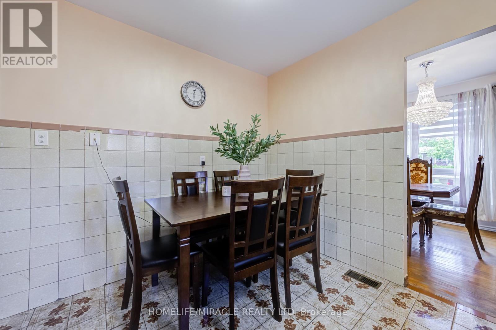 9 WHEATSHEAF CRESCENT - 18