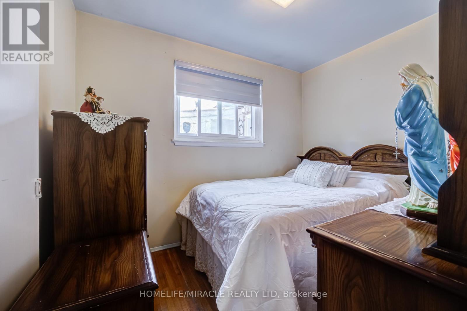 9 WHEATSHEAF CRESCENT - 21