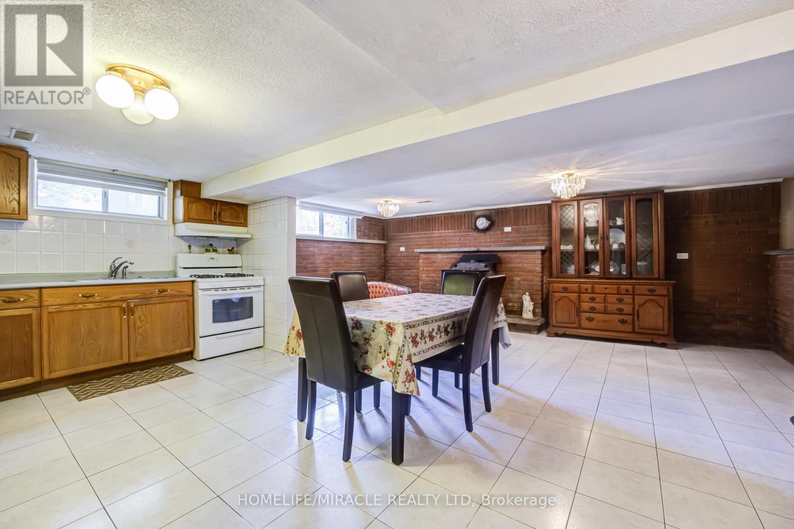 9 WHEATSHEAF CRESCENT - 29