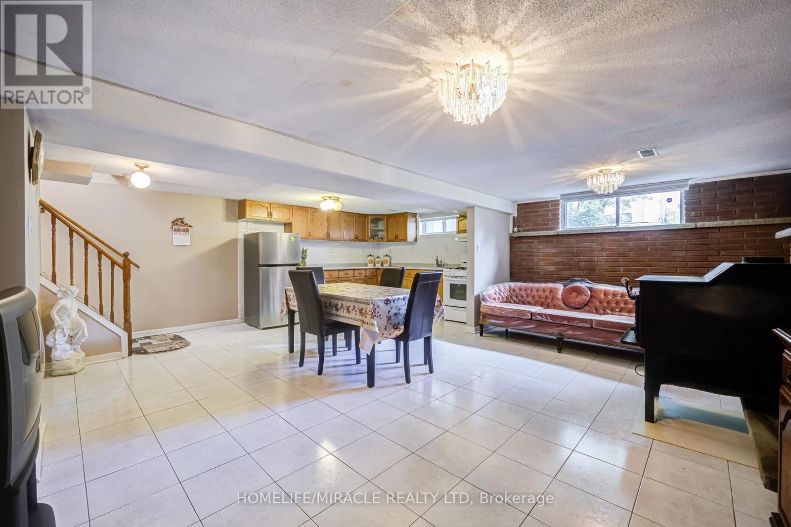9 WHEATSHEAF CRESCENT - 33