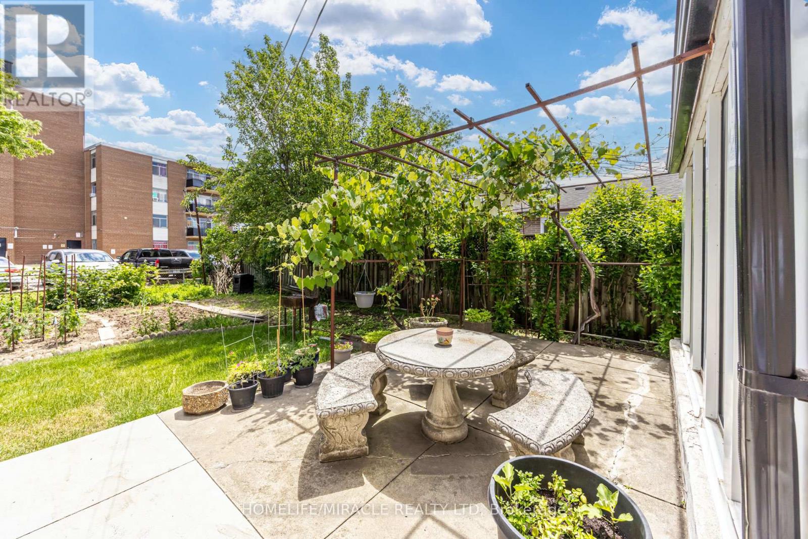9 WHEATSHEAF CRESCENT - 41