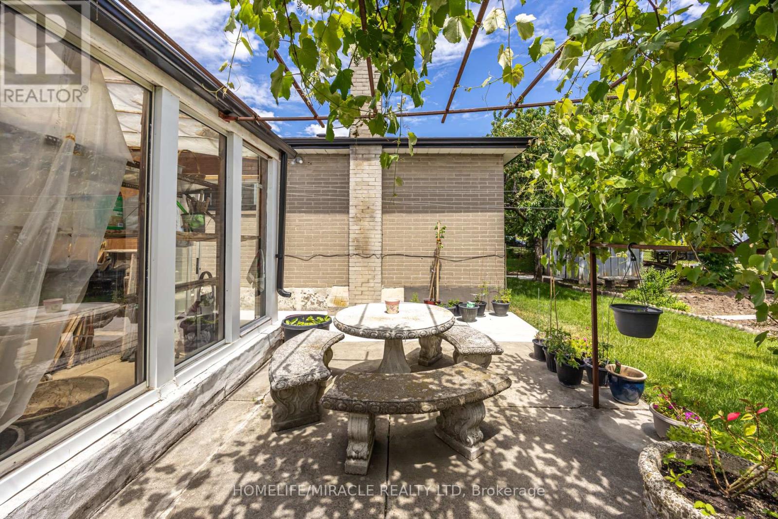 9 WHEATSHEAF CRESCENT - 42