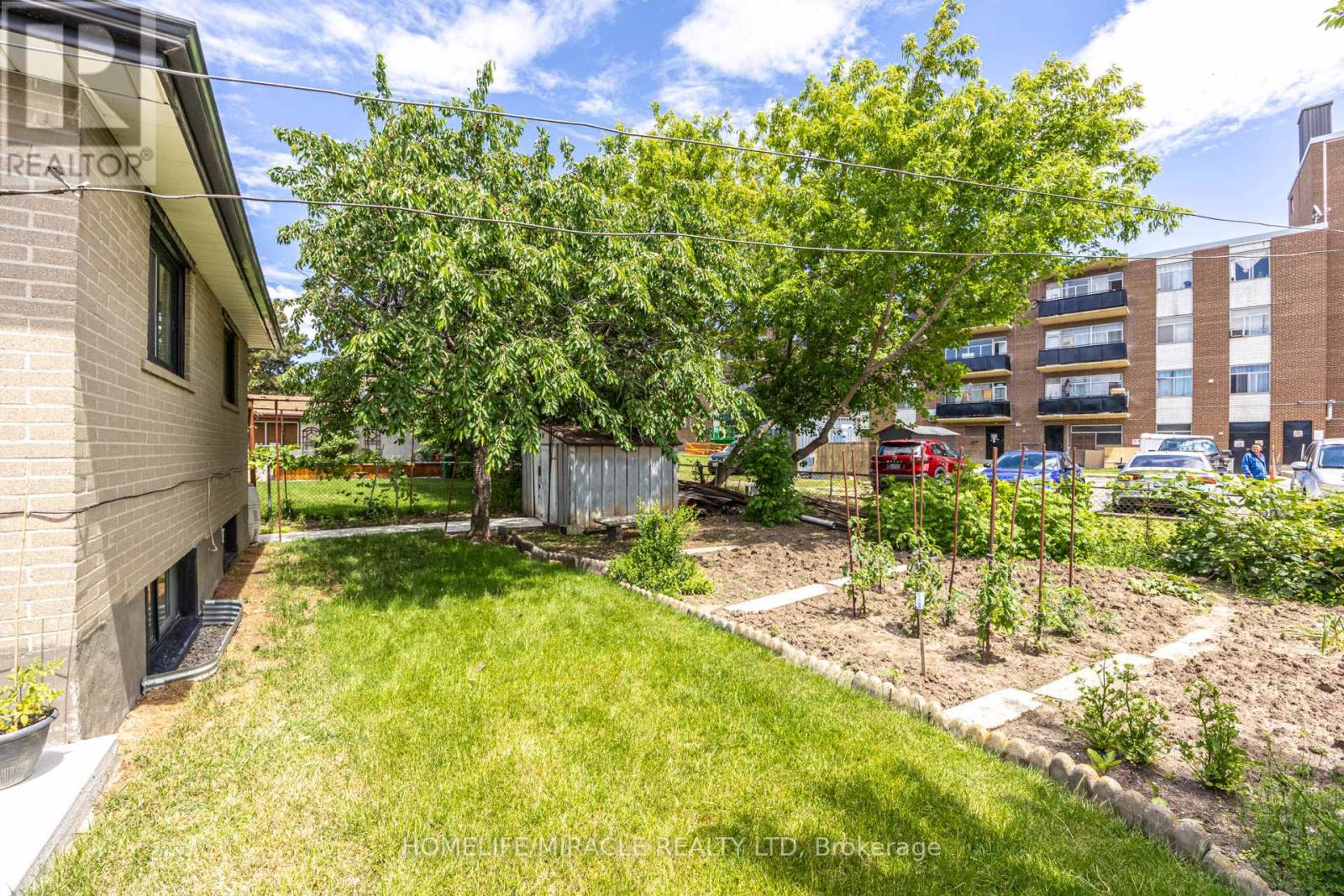 9 WHEATSHEAF CRESCENT - 43