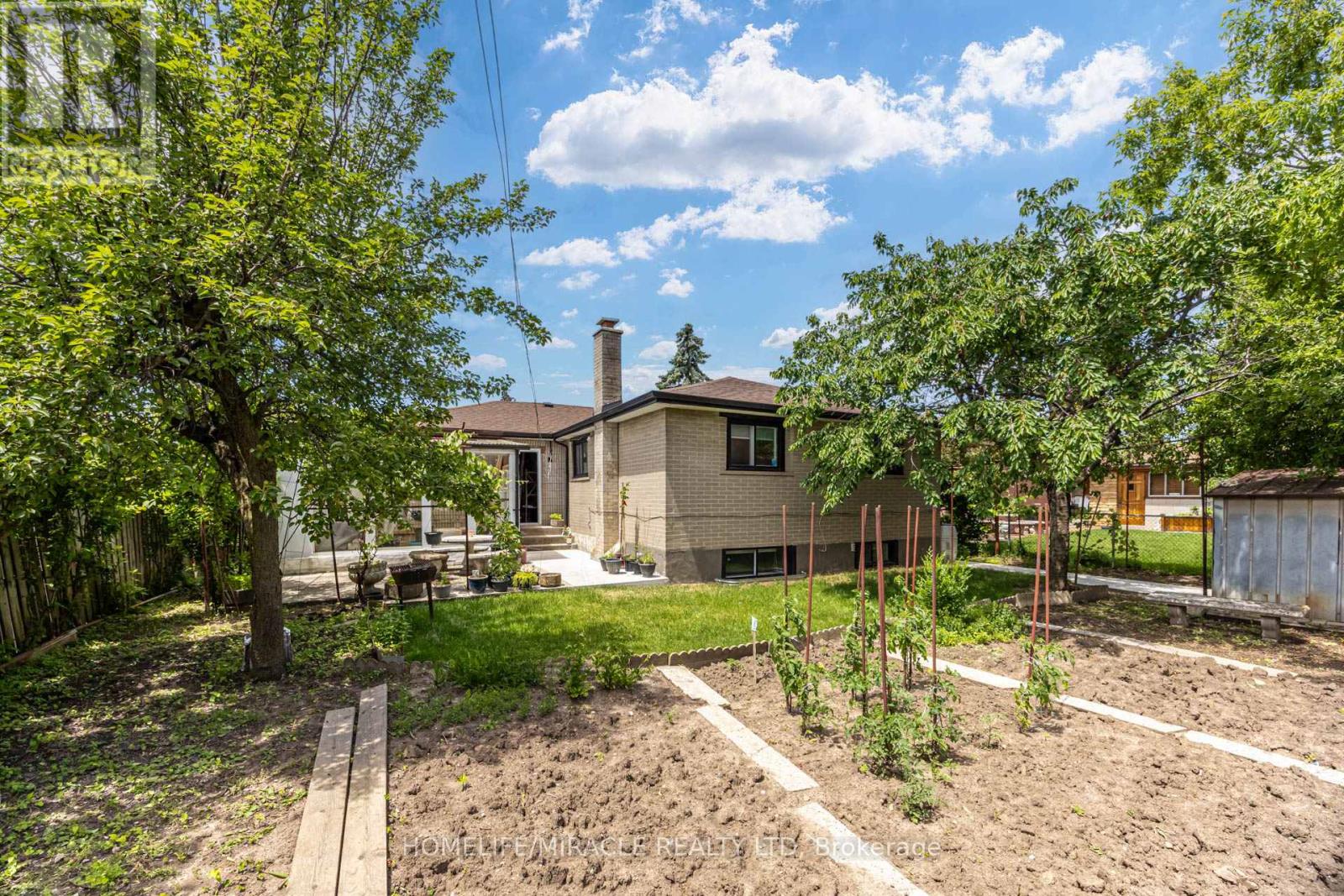9 WHEATSHEAF CRESCENT - 44