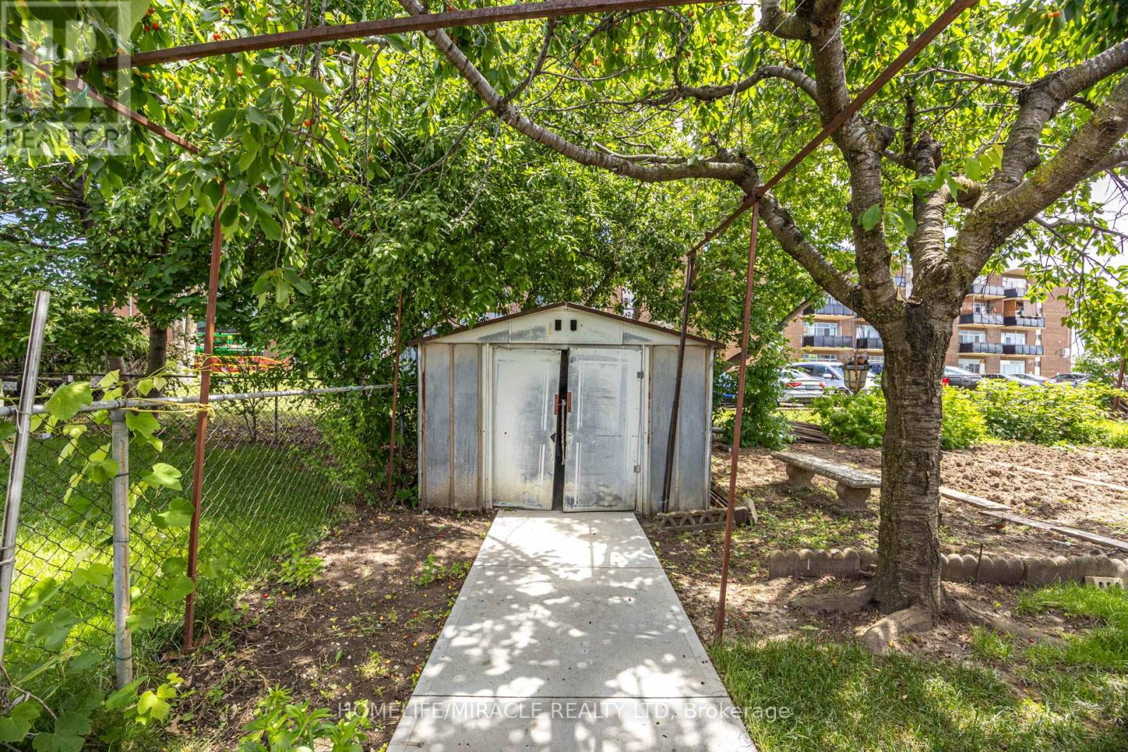9 WHEATSHEAF CRESCENT - 46