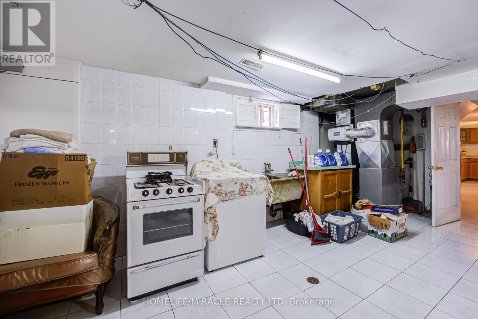 9 WHEATSHEAF CRESCENT - 49