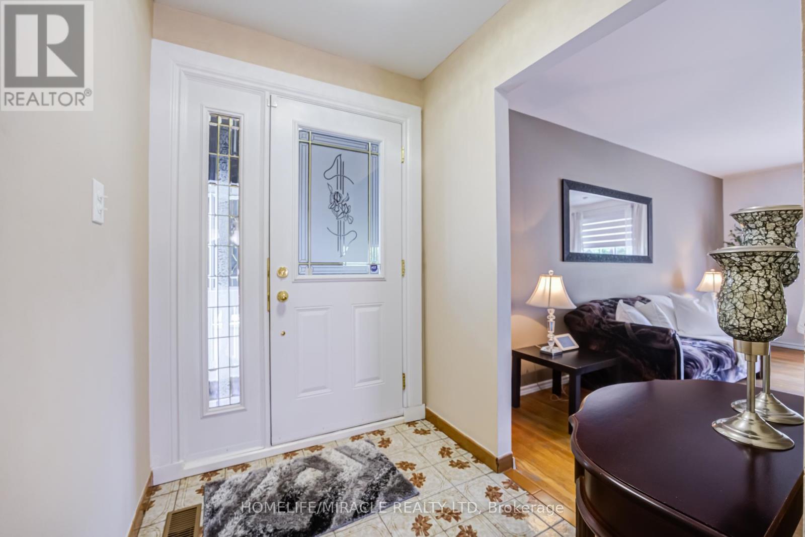 9 WHEATSHEAF CRESCENT - 7