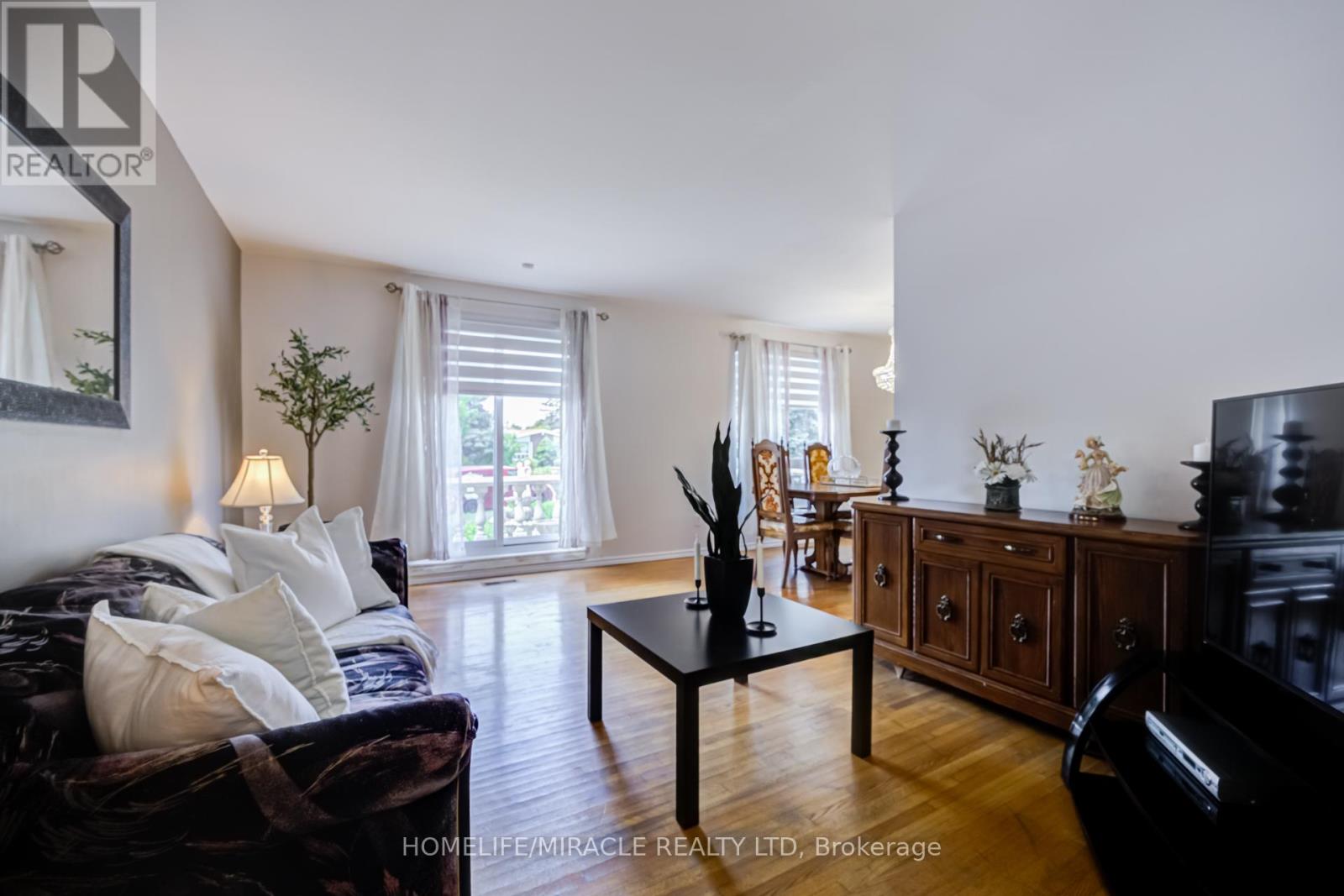 9 WHEATSHEAF CRESCENT - 8