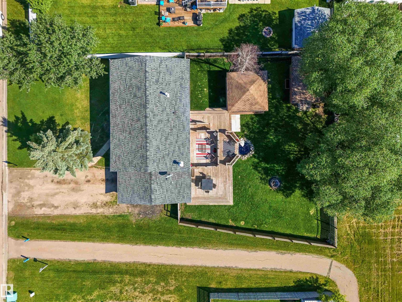 5121 52 ST - 12