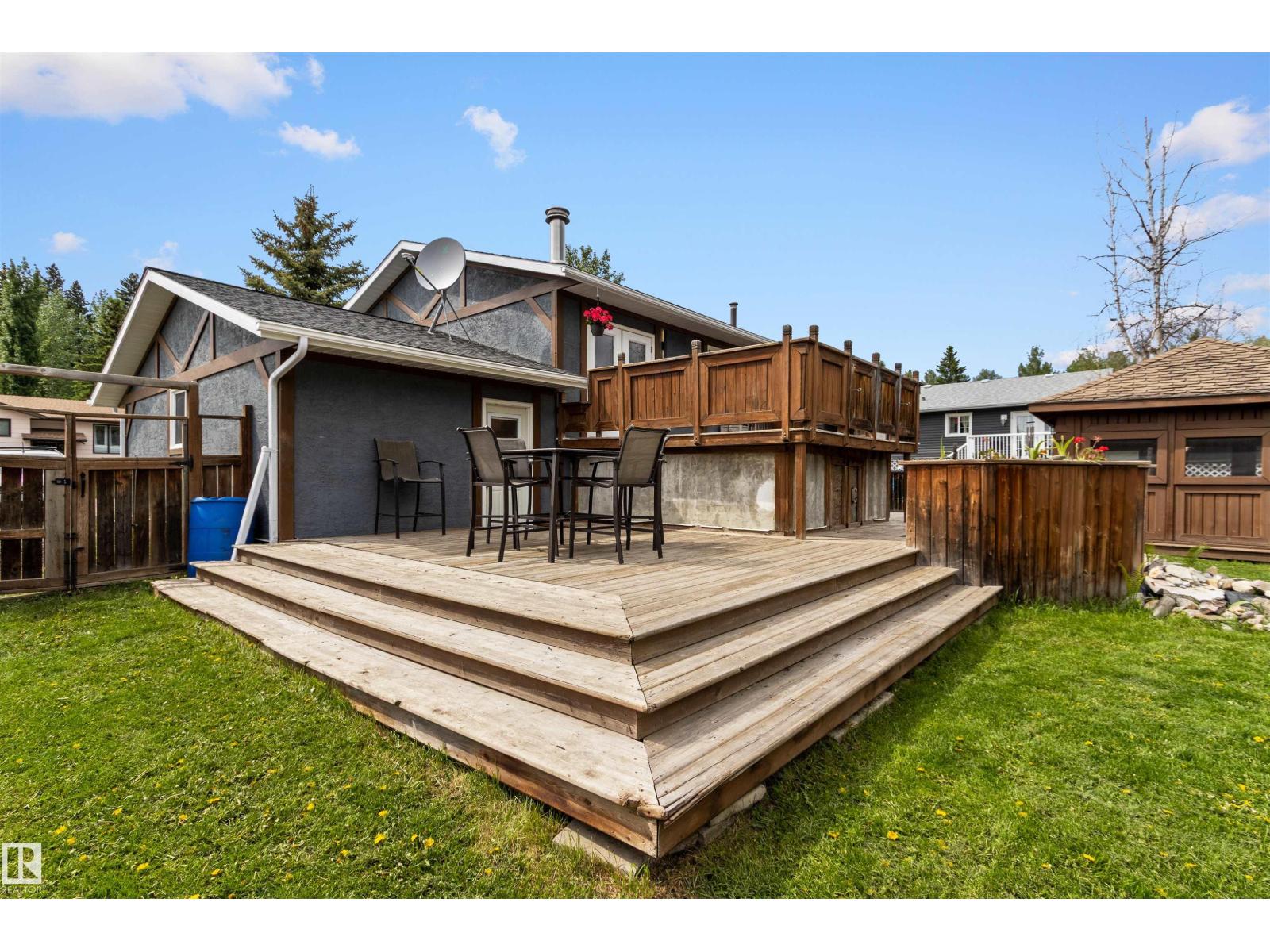 5121 52 ST - 4