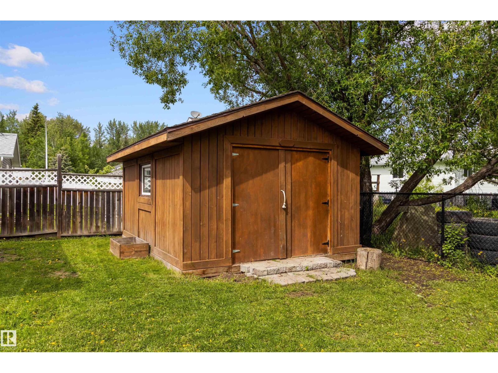 5121 52 ST - 6