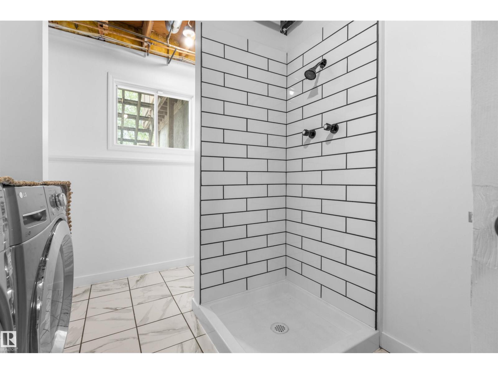 5121 52 ST - 34