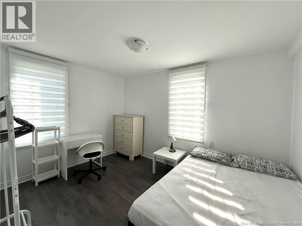 93 39e Avenue - 8