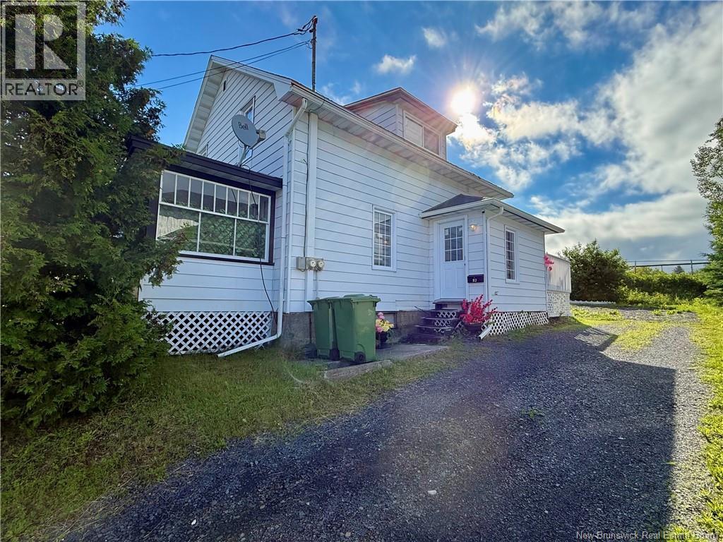 93 39e Avenue - 1