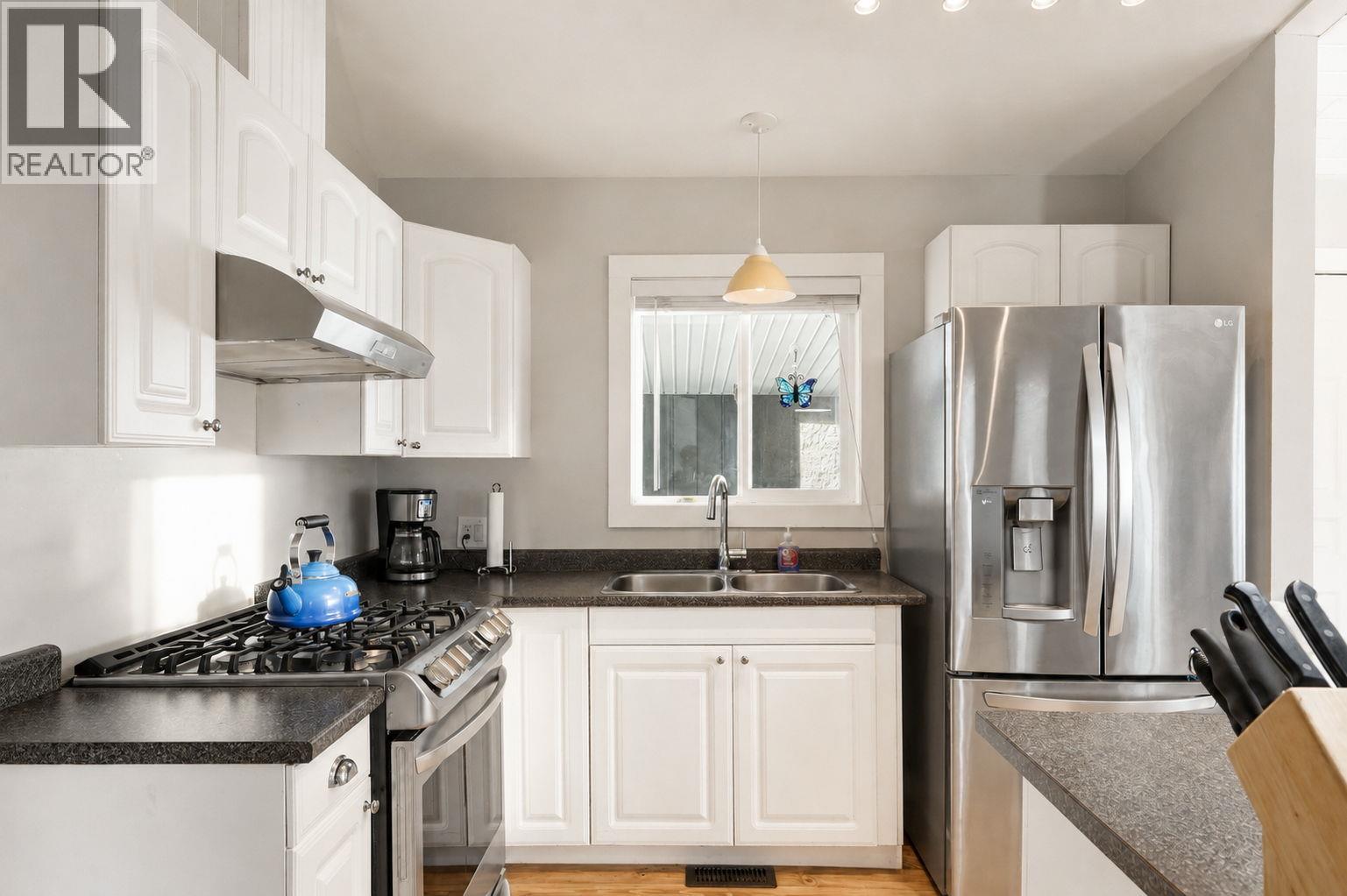 2853 Lower Glenrosa Road - 10