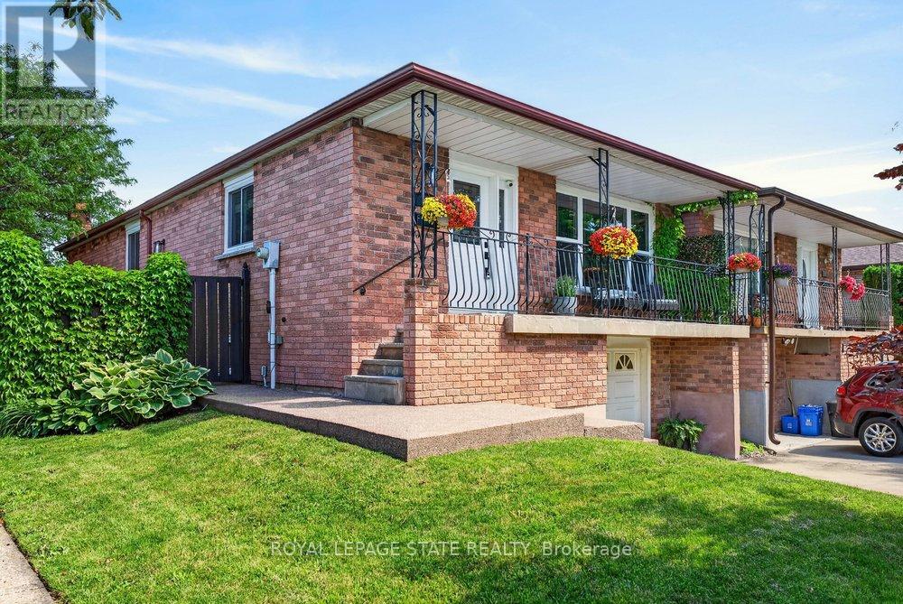 102 BIRCHLAWN DRIVE - 12