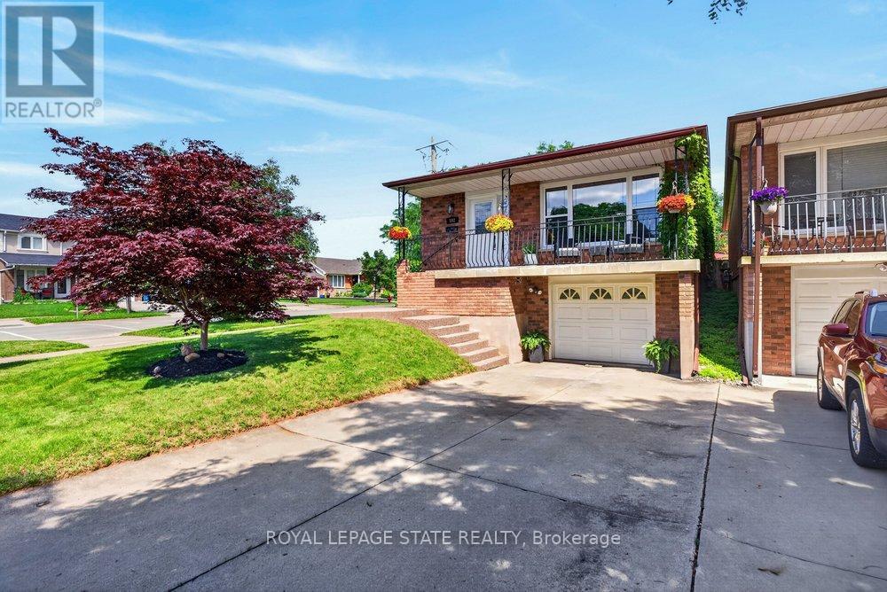 102 BIRCHLAWN DRIVE - 13