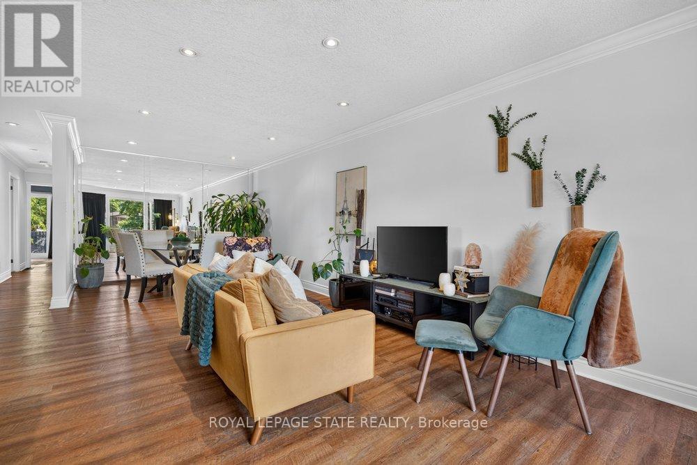 102 BIRCHLAWN DRIVE - 19