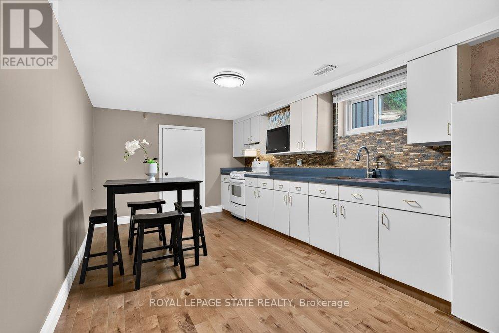 102 BIRCHLAWN DRIVE - 34