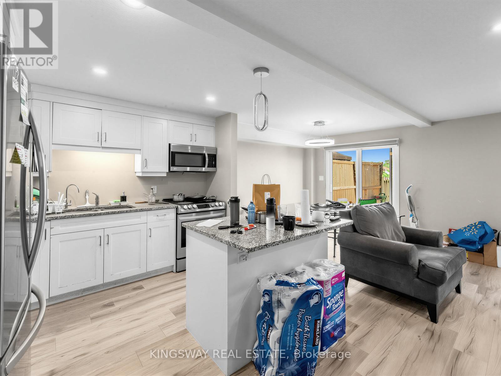 1 HIGHBROOK STREET N - 3