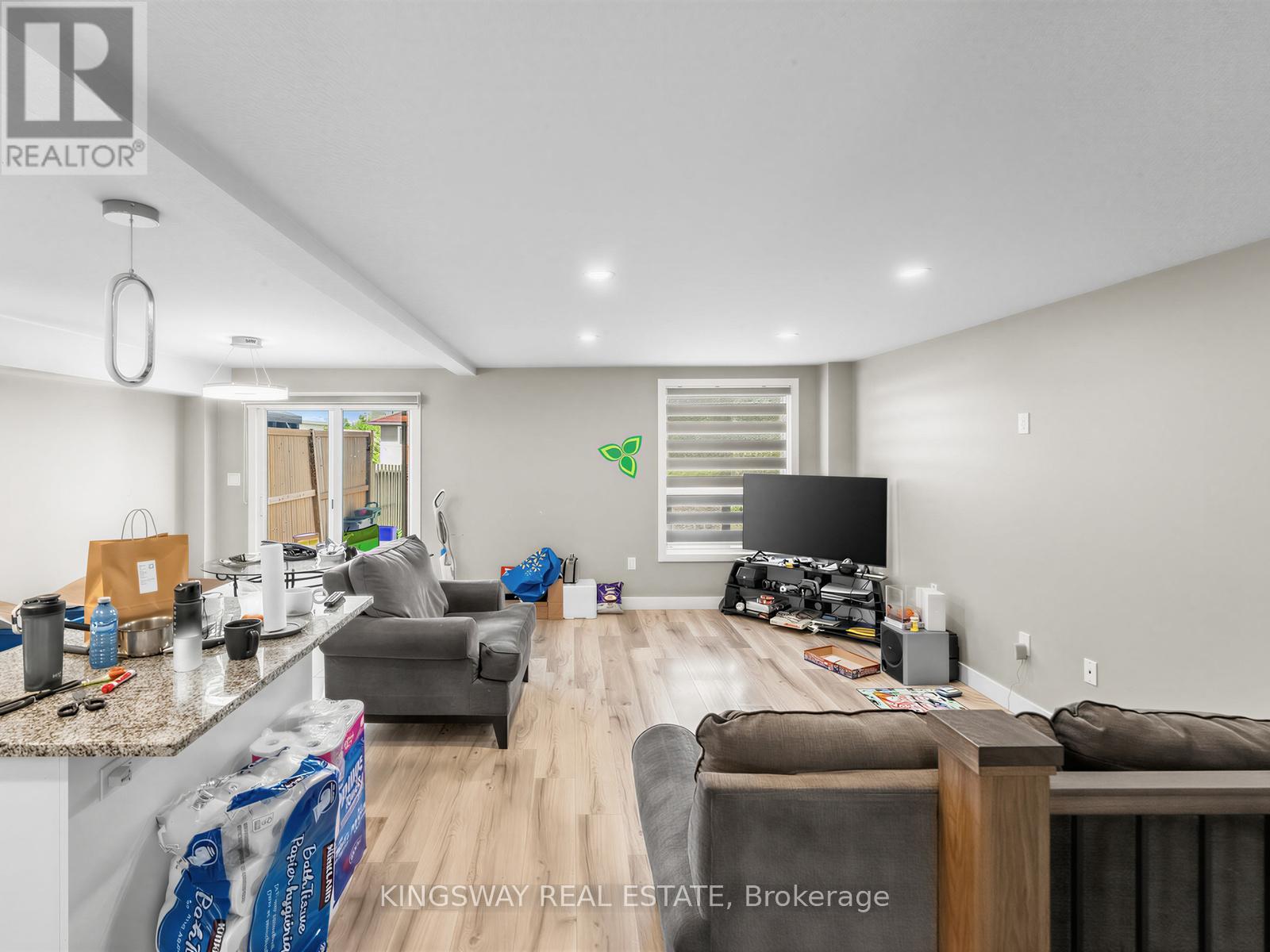 1 HIGHBROOK STREET N - 4
