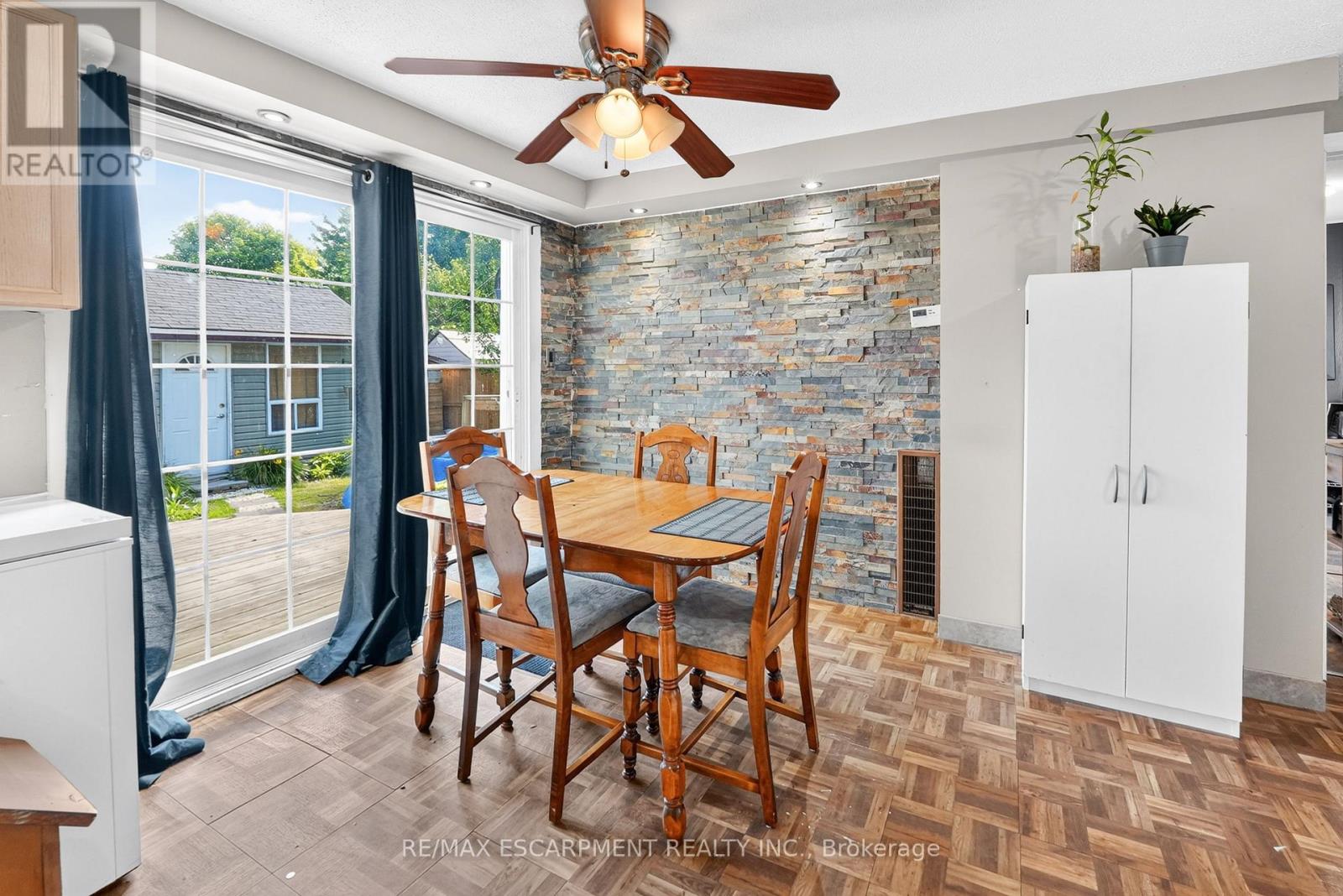 503 JOHN STREET - 12