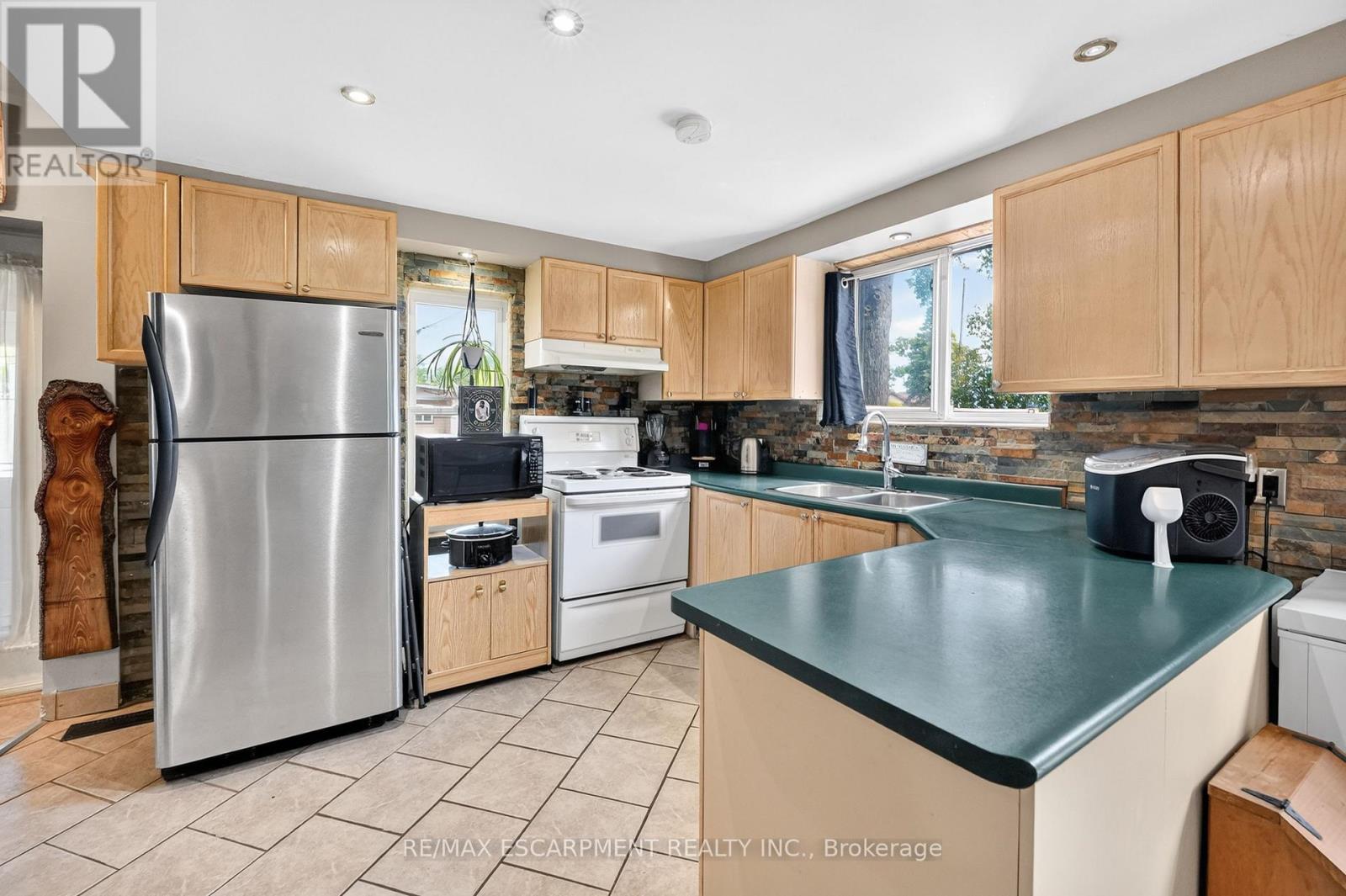 503 JOHN STREET - 15