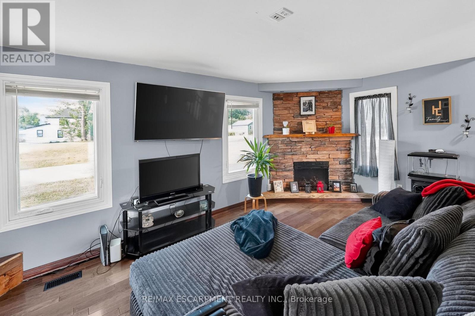 503 JOHN STREET - 19