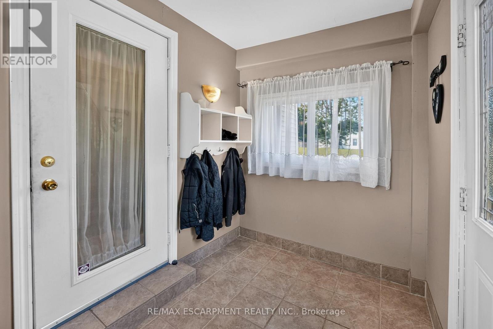 503 JOHN STREET - 20