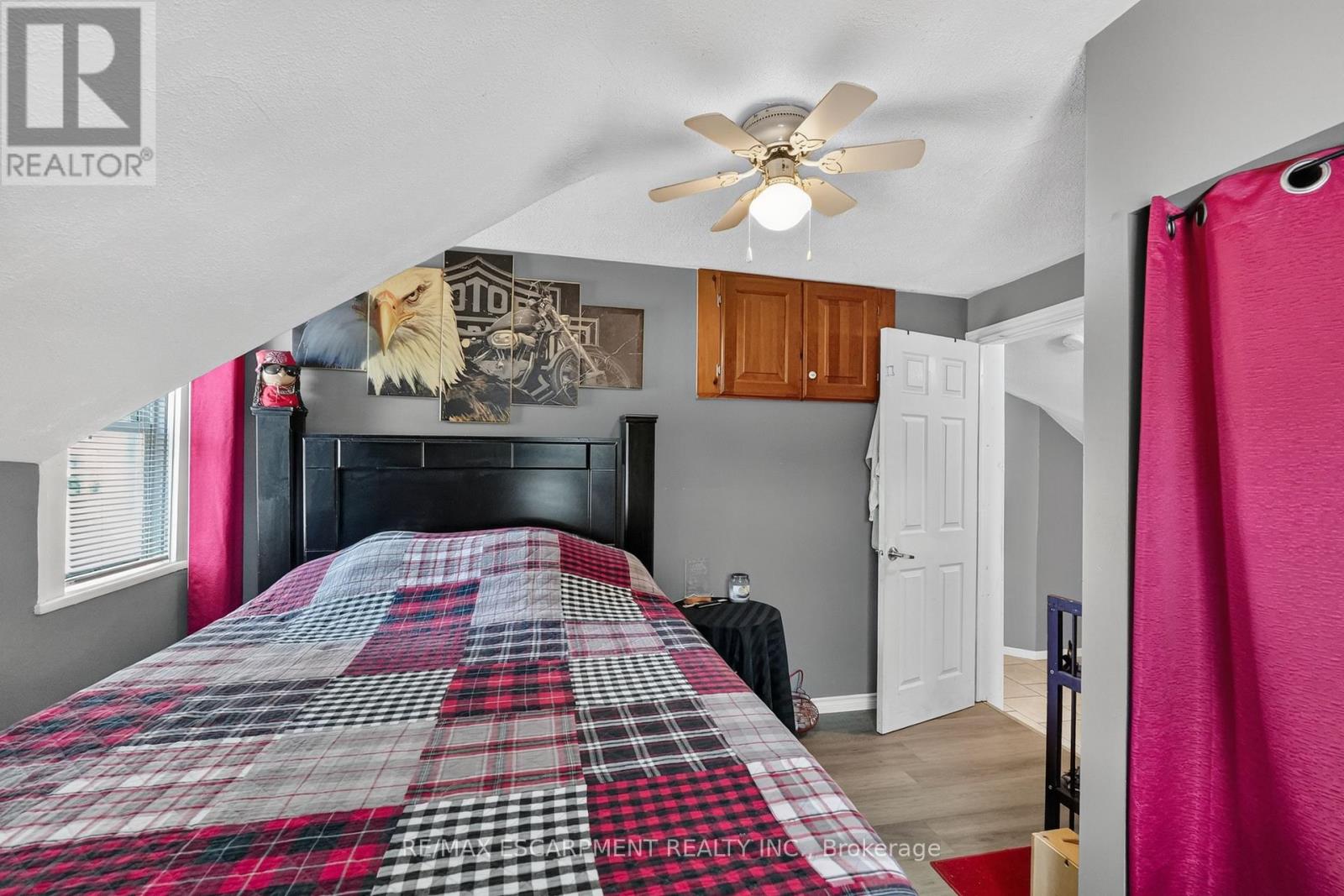 503 JOHN STREET - 27