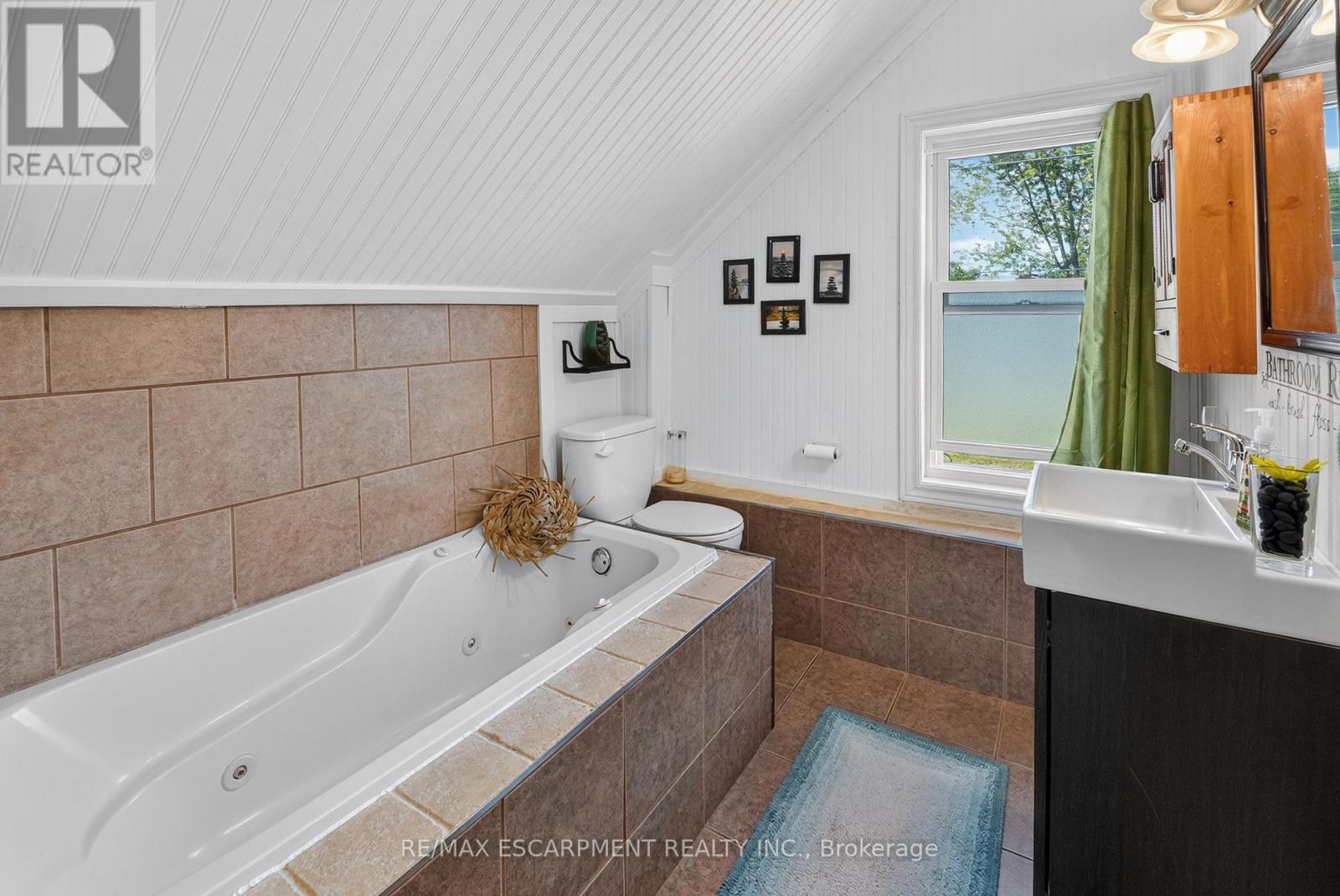 503 JOHN STREET - 29