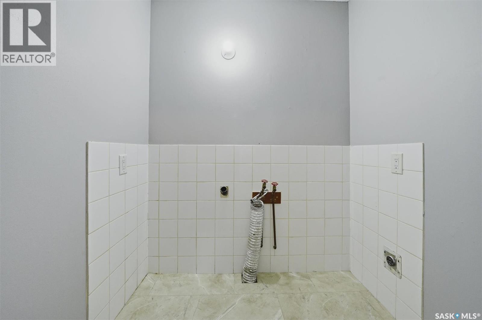 514 V AVENUE S - 36