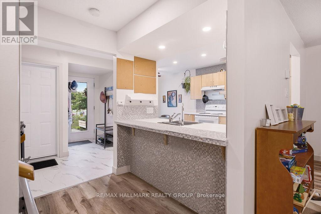 3 Bed, 2 Bath House for Rent in Ottawa – 67 GRADY CRESCENT, Ottawa – MLS# X13484600 - Image 14