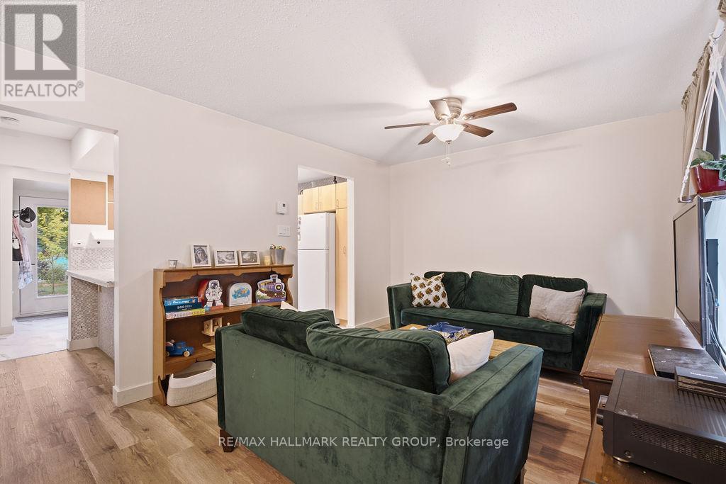 3 Bed, 2 Bath House for Rent in Ottawa – 67 GRADY CRESCENT, Ottawa – MLS# X13484600 - Image 17