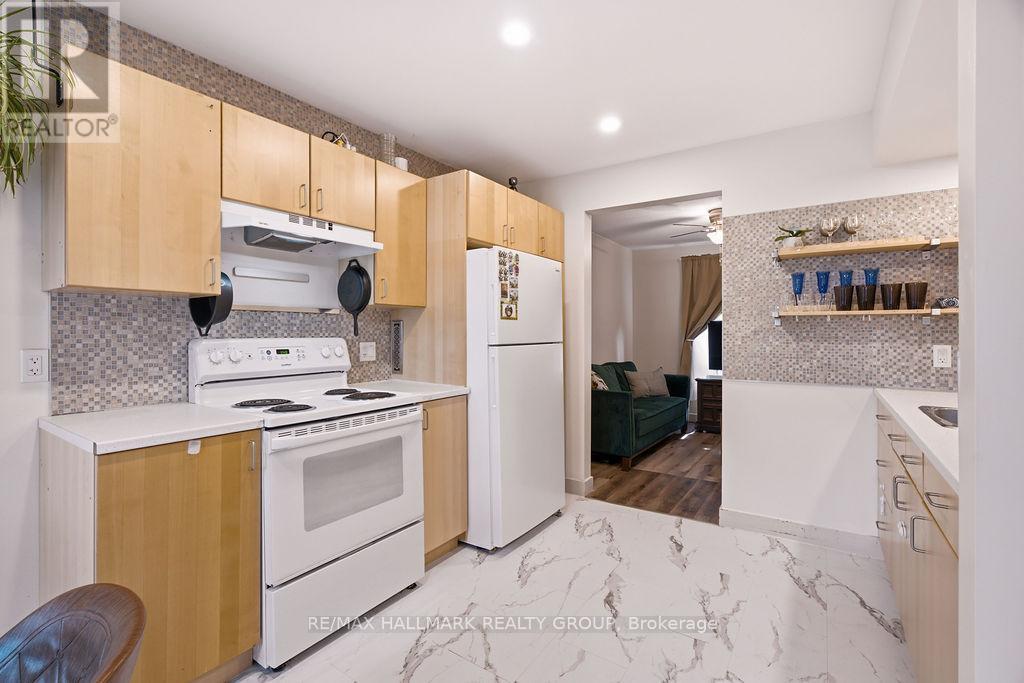 3 Bed, 2 Bath House for Rent in Ottawa – 67 GRADY CRESCENT, Ottawa – MLS# X13484600 - Image 7