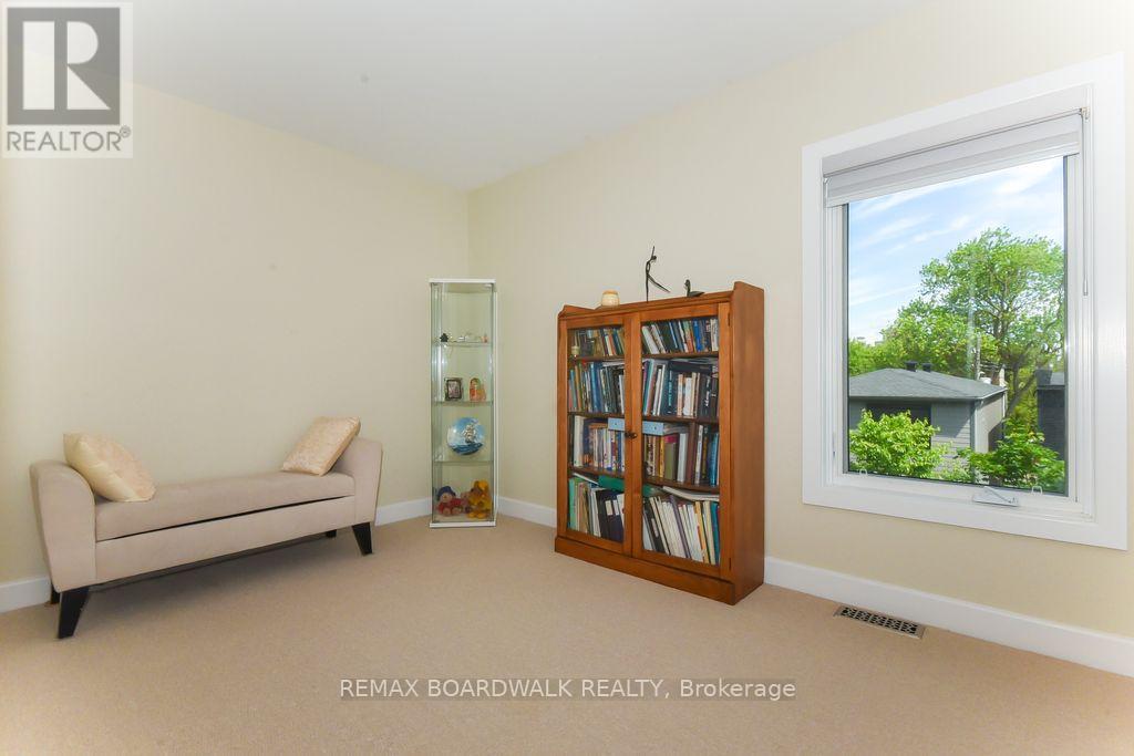 51 DROUIN AVENUE - 33