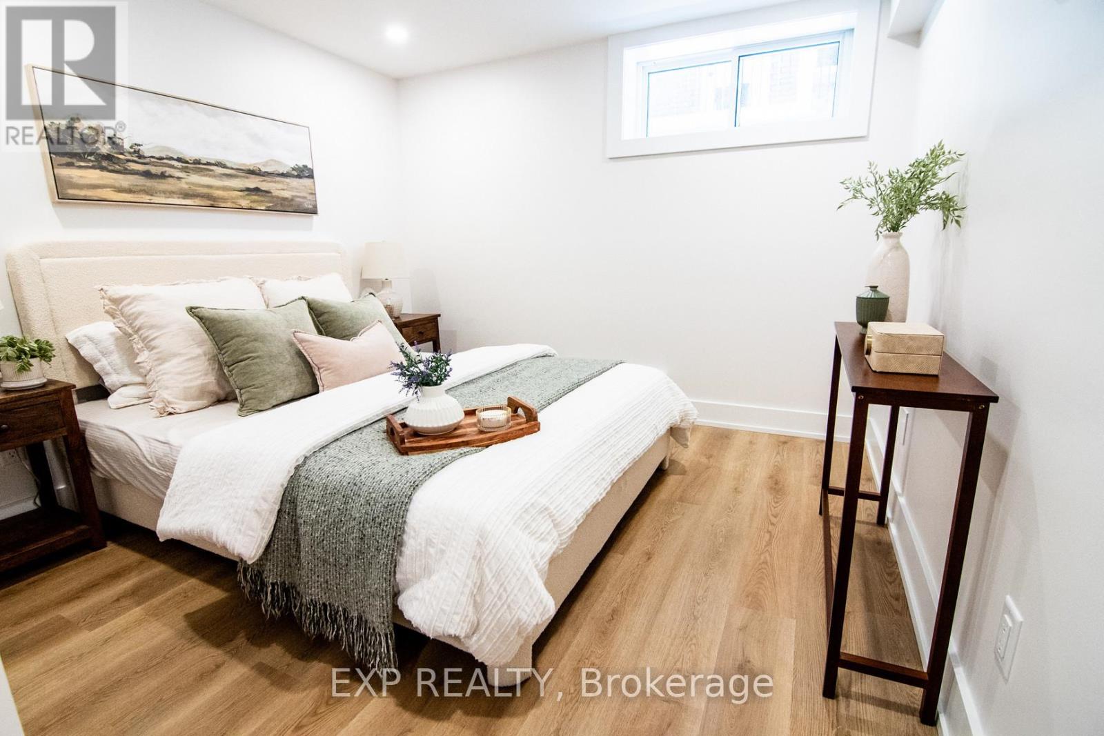 142 YOUNG STREET - 15