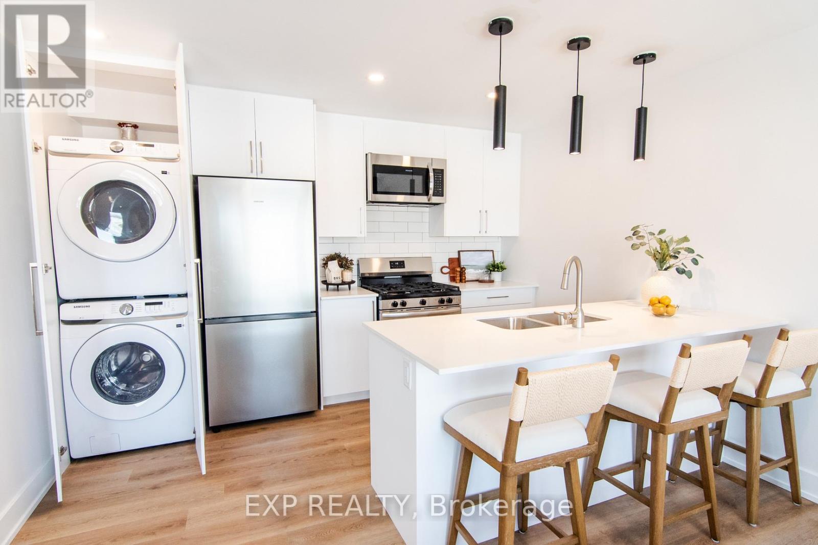142 YOUNG STREET - 21