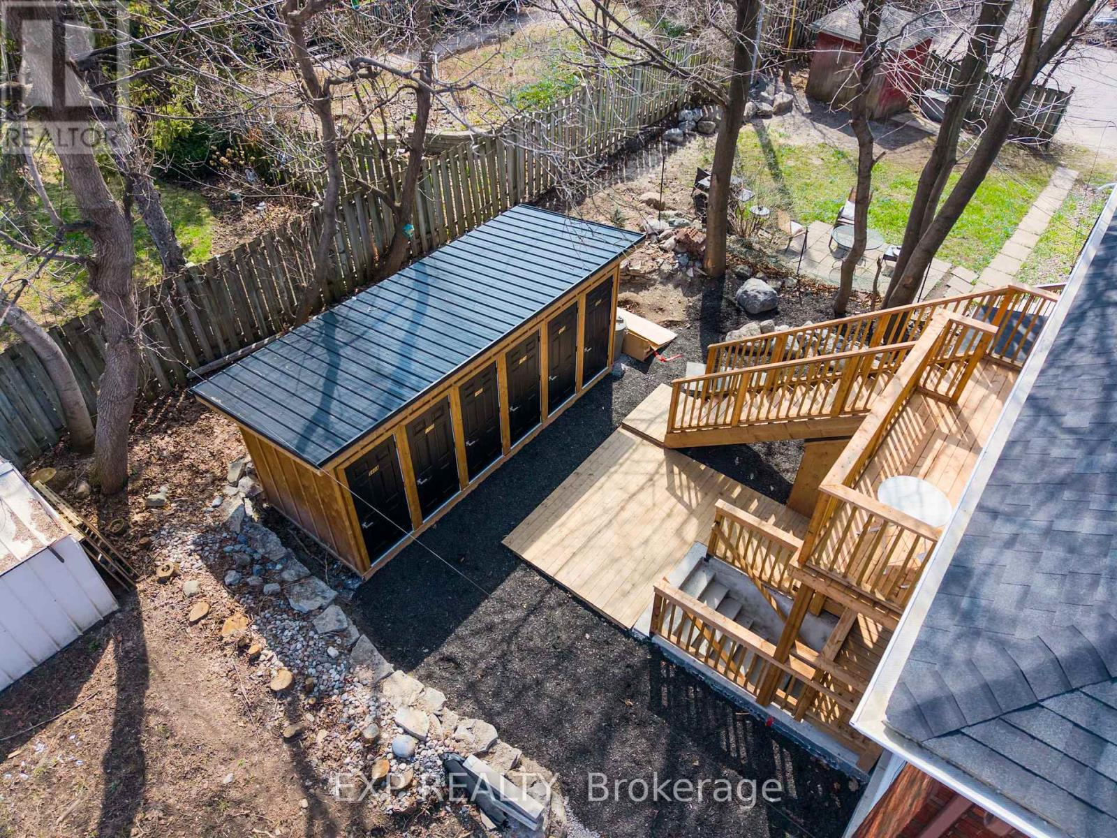 142 YOUNG STREET - 5