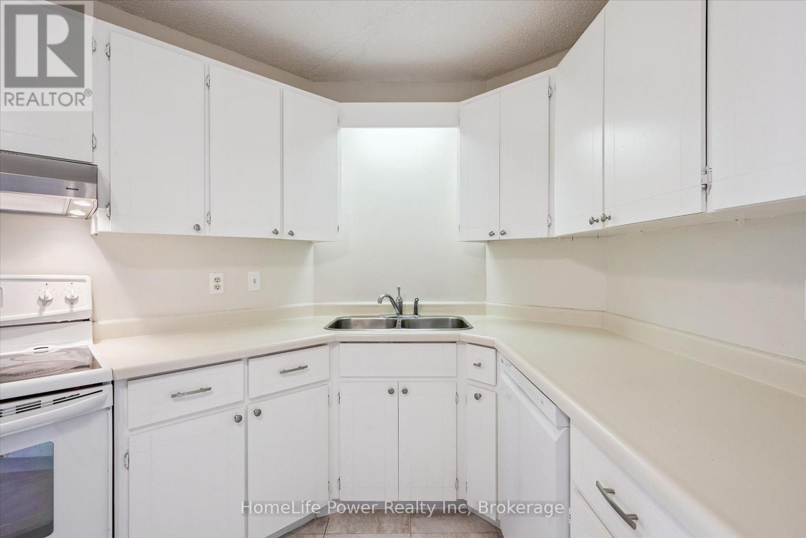 #402 22 MARILYN DRIVE - 13