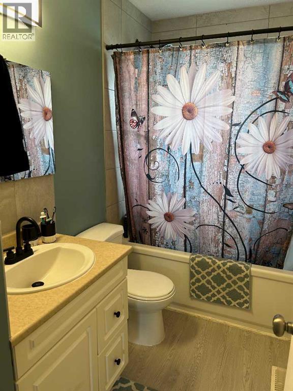 449 20 Street NE — photo 11