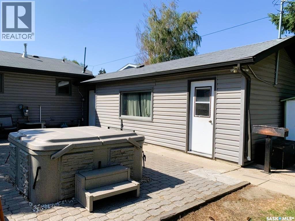 44 Campbell PLACE - 4