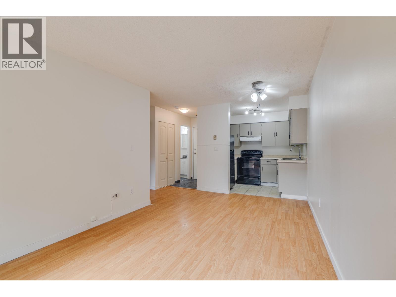 304 1948 COQUITLAM AVENUE, Port Coquitlam