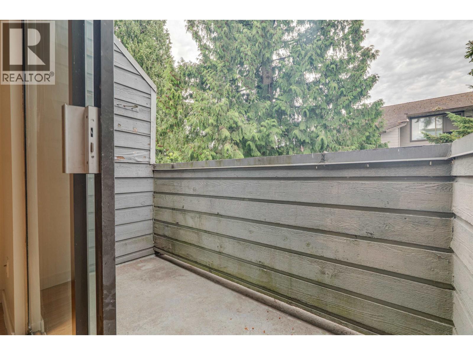 304 1948 COQUITLAM AVENUE, Port Coquitlam