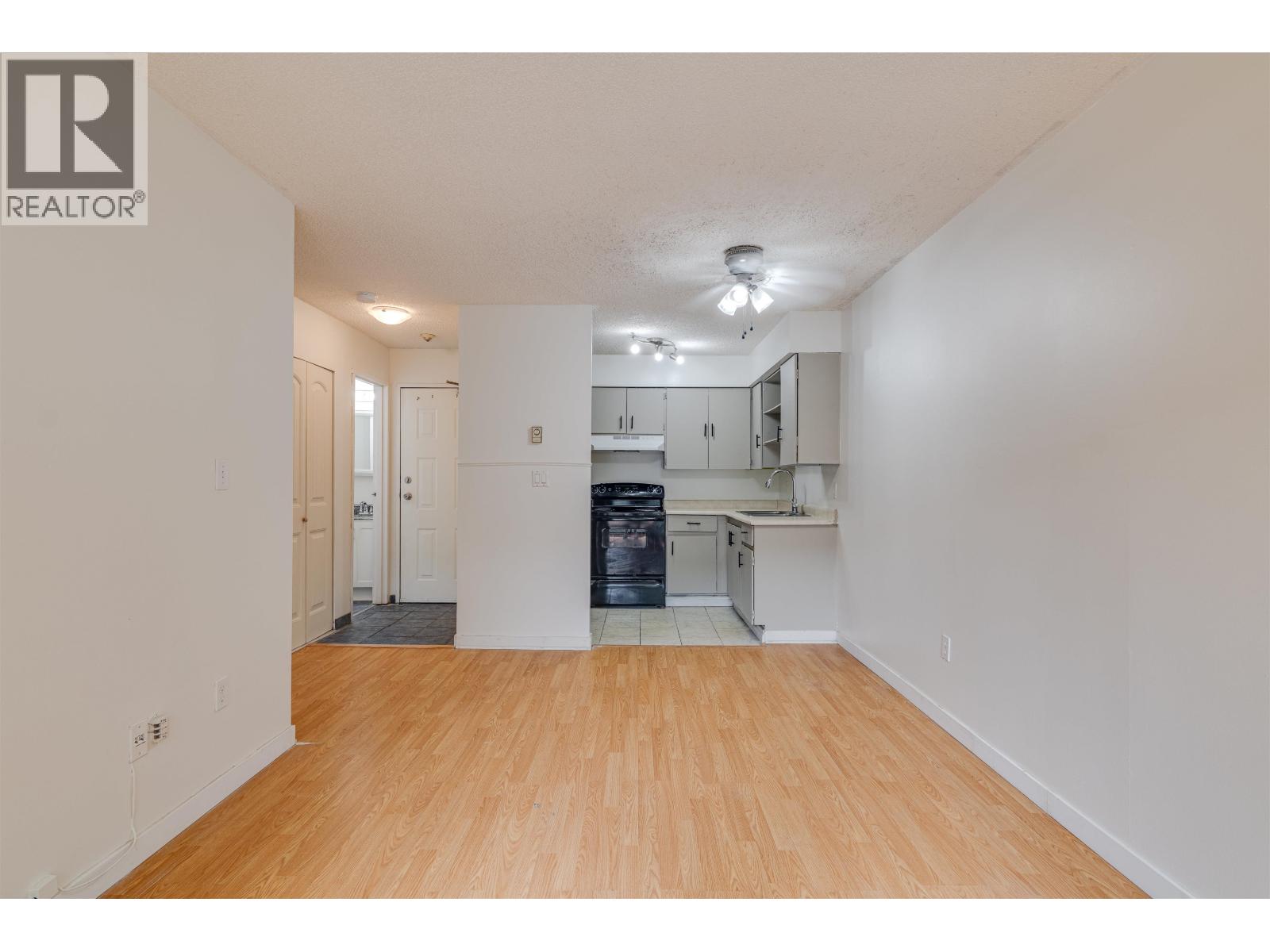 304 1948 COQUITLAM AVENUE, Port Coquitlam