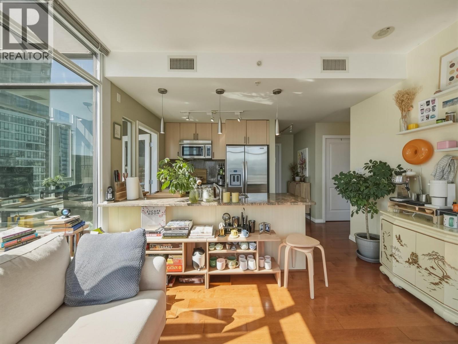 2106 1211 MELVILLE STREET, Vancouver