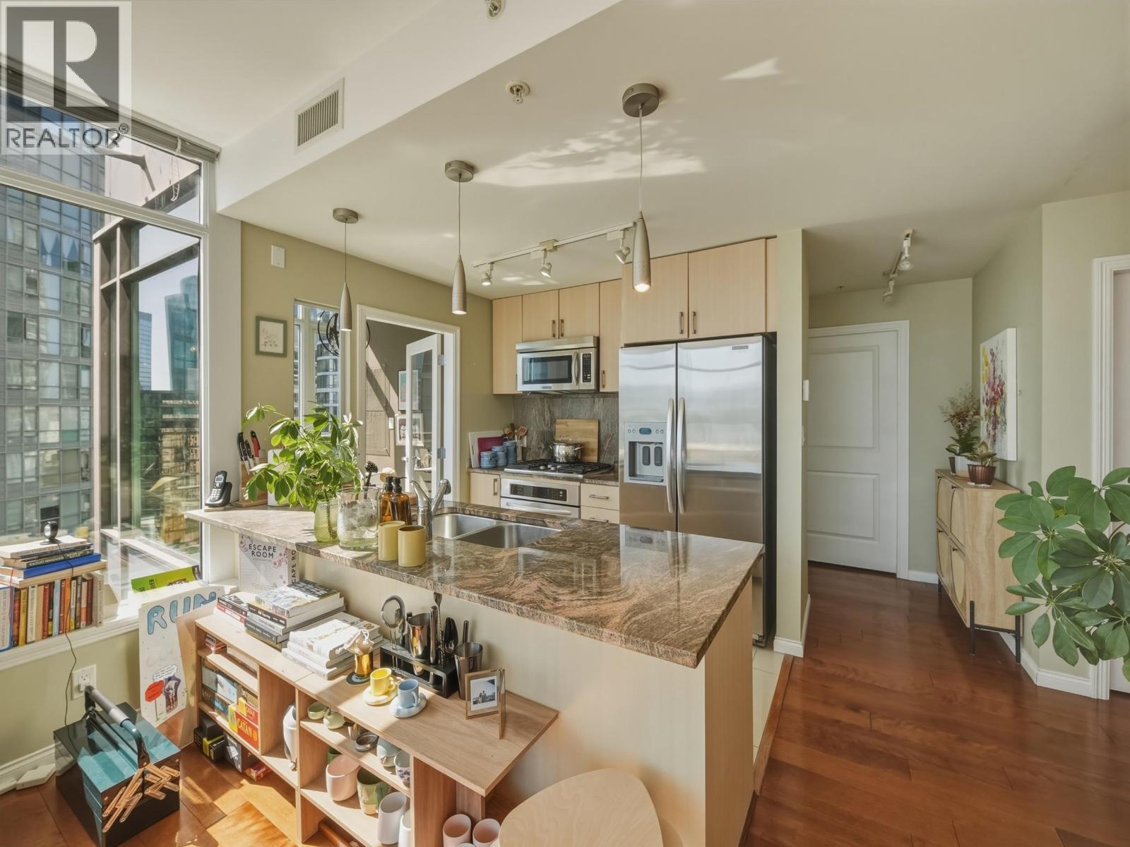 2106 1211 MELVILLE STREET, Vancouver
